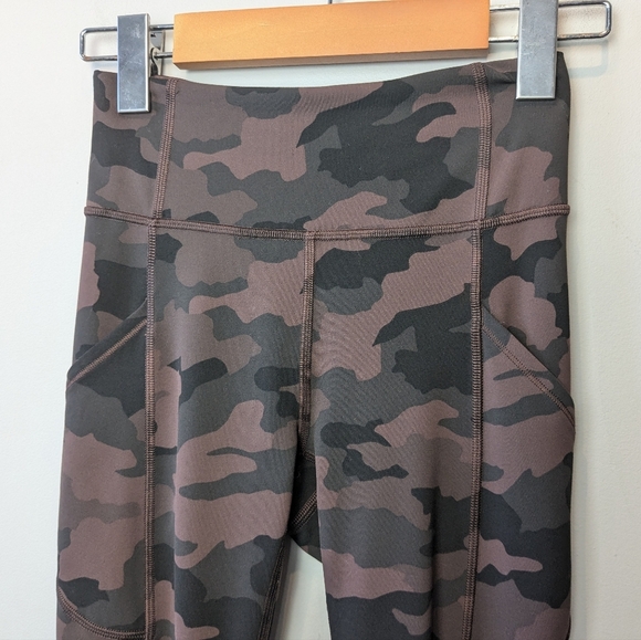Lululemon Invigorate High-Rise Tight 25" Heritage 365 Camo Brown Earth size 2 - Picture 7 of 12